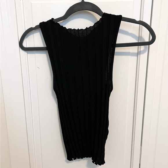 Zara Ribbed Halter Top - Picture 2 of 4
